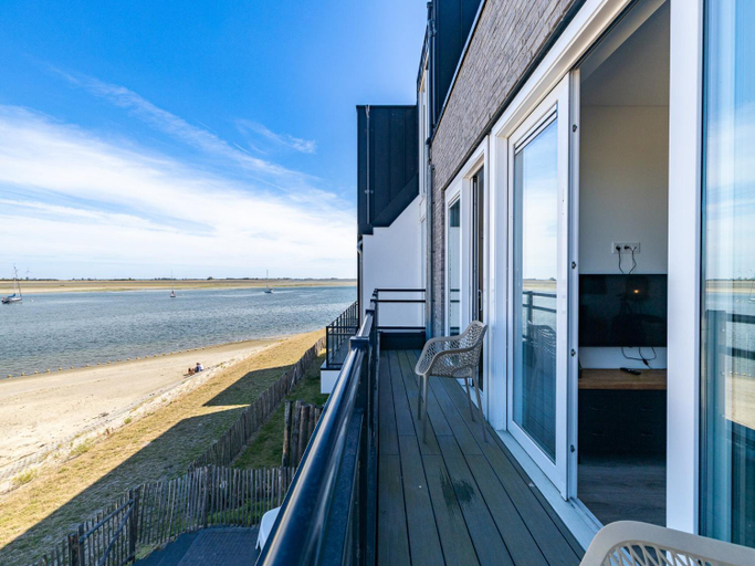 Facilities 5, Apartment in Sint-Annaland near Beach, Tholen