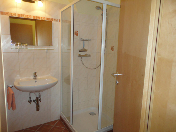 Bathroom 3, Gastezimmer Rieder, Mistelbach