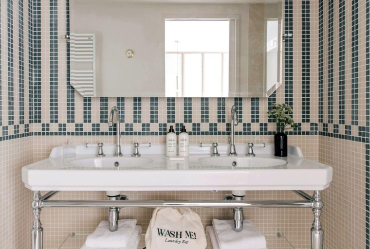 Bathroom 3, Les Bassans - Fontenille Collection, Côtes-d'Armor