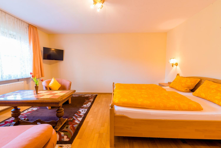Bedroom 3, Gastehaus Sonne, Rastatt
