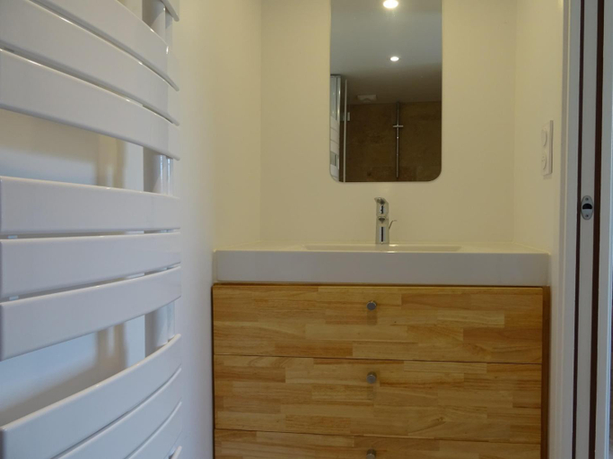 Bathroom 3, Port-Blanc Beach Cottage in Plougasnou, Finistère