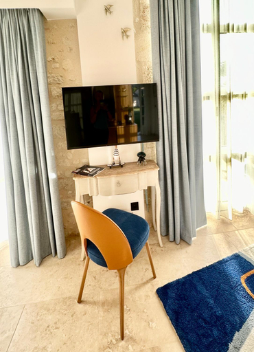 Others 3, Chateau de Lafont Suites, Dordogne