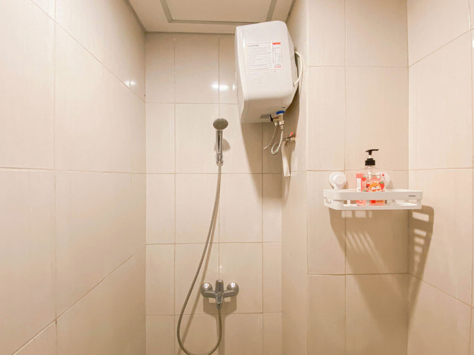 Bathroom 3, Warm Minimalist Studio Apartment Monroe Tower, Cikarang