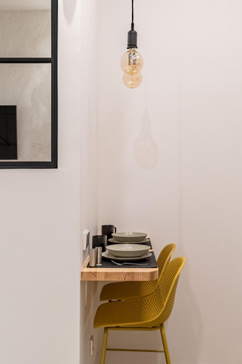 Others 4, Charming Almudena, Madrid