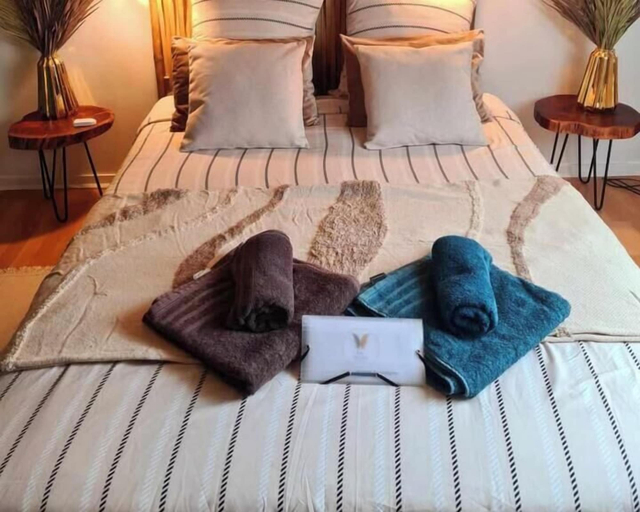 Bedroom, Les Epinettes, Oise