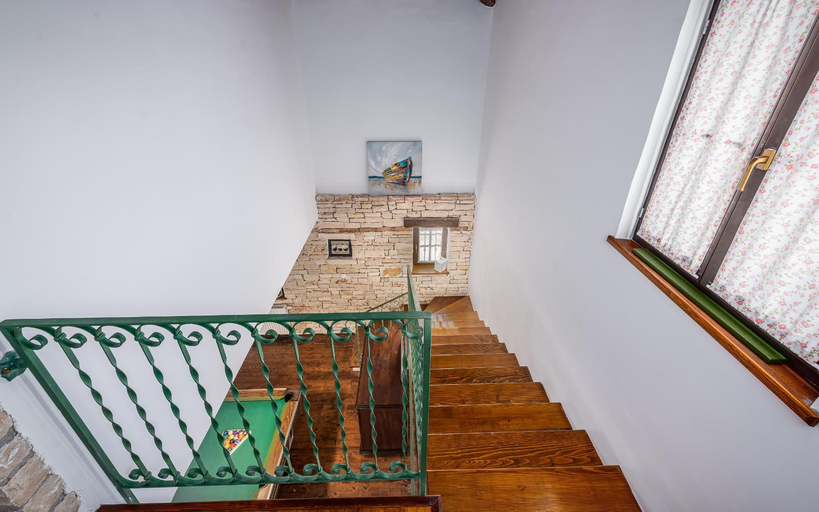 Others 5, Villa Marijanin Vrt, Tinjan