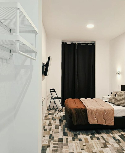 Bedroom 2, Hostal Andrea Gran Via, Madrid