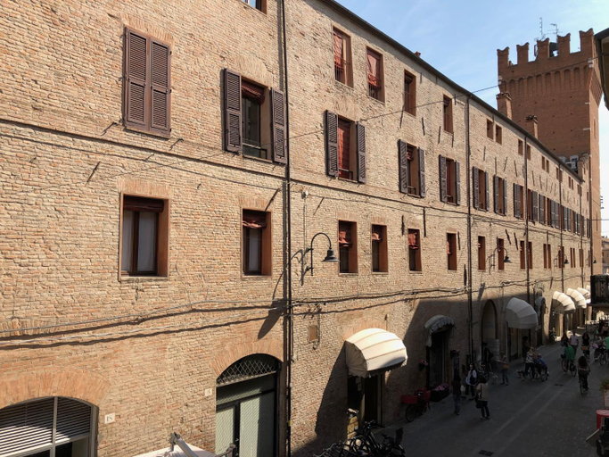 Others 4, Triquetra, Ferrara