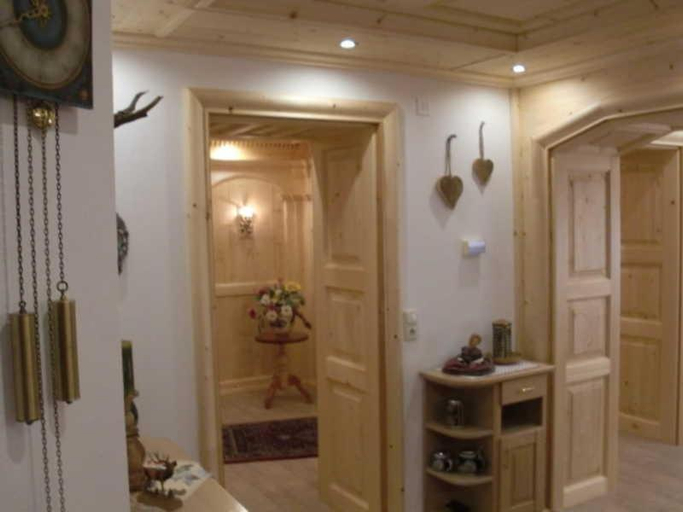 2, Hutzenauerhof, Traunstein