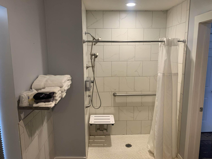 Bathroom 3, THE NORTHPORT INN, Leelanau