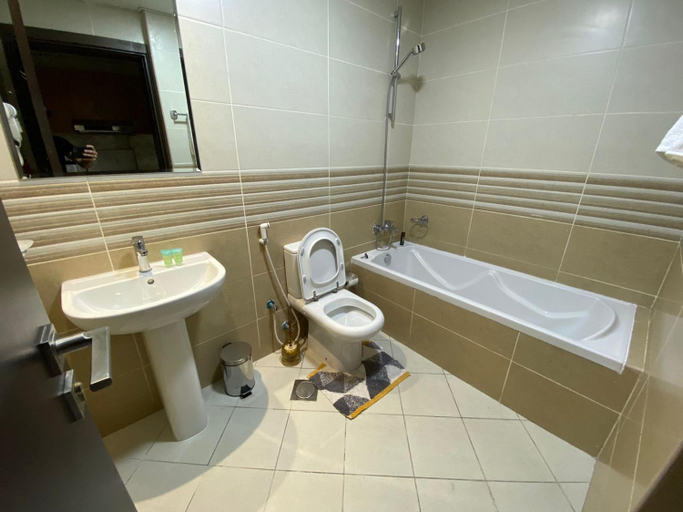 Bathroom, Comfortable Apartments and Studios for Rent in Dubai, Dubai