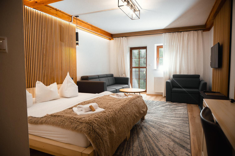 Bedroom 3, Hotel Marlene, Cadca