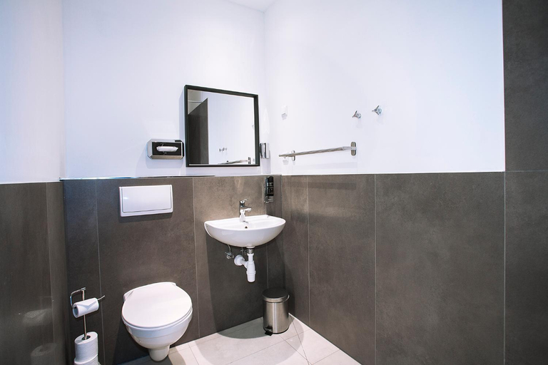 Bathroom, Pension Peters Berlin, Berlin