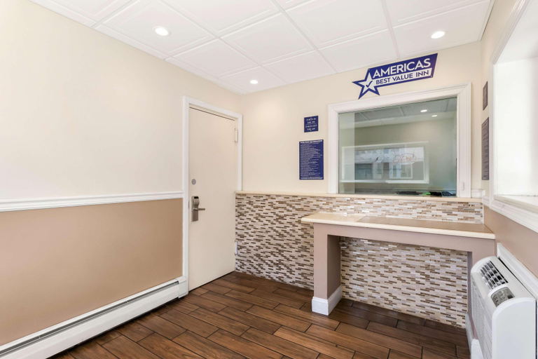 Public Area 4, Hollywood Motel, Middlesex