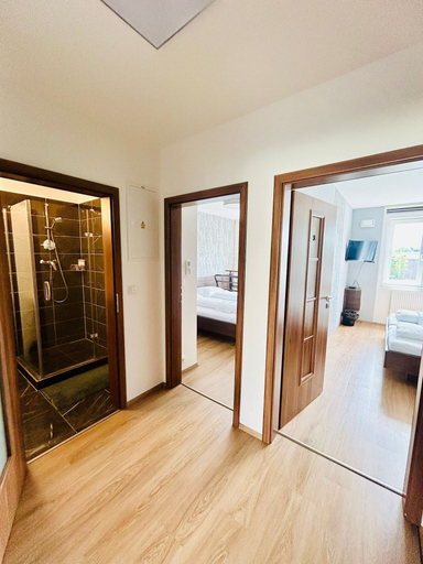 Exterior 5, Villa many rooms with Free Parking, Praha 12