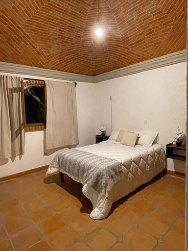 Others 2, Casa Orquidea, Allende