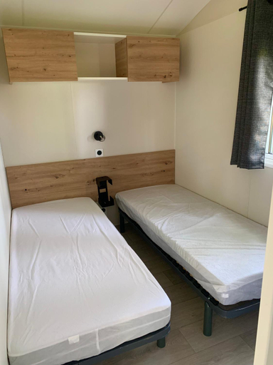 Bedroom 2, L'auberge du moulin des pres, Nord