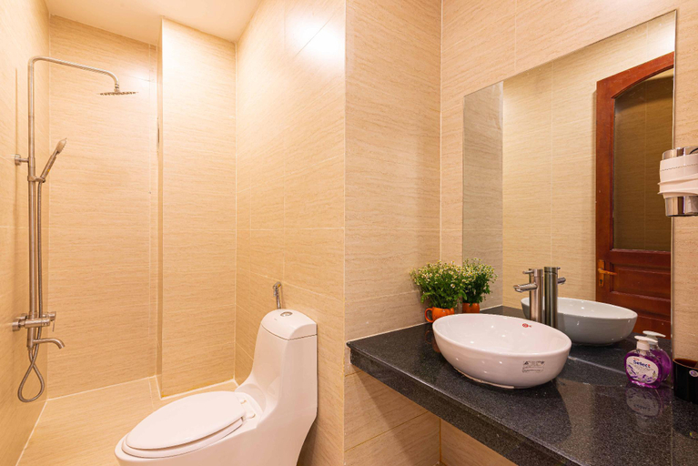 Bathroom, BHOME DINH CONG TRANG, District 1