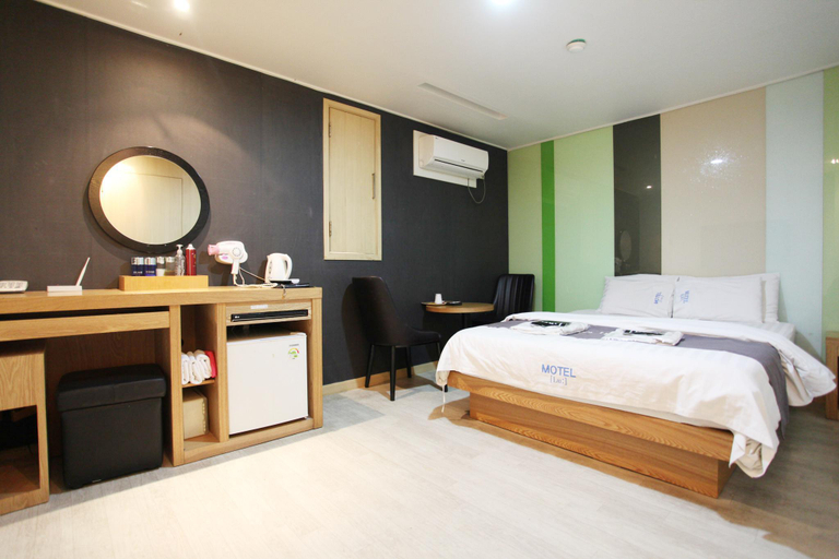 Bedroom 3, Anyang Lu, Anyang