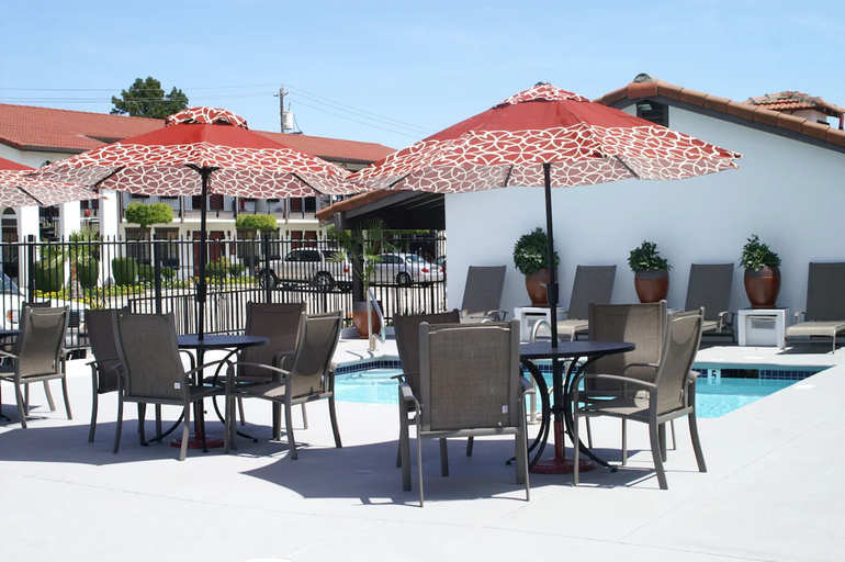 Food & Drinks 4, Travelodge by Wyndham Vallejo, Solano