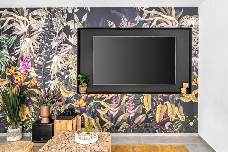 Shared lounge/TV area 4, Aria boutique villa