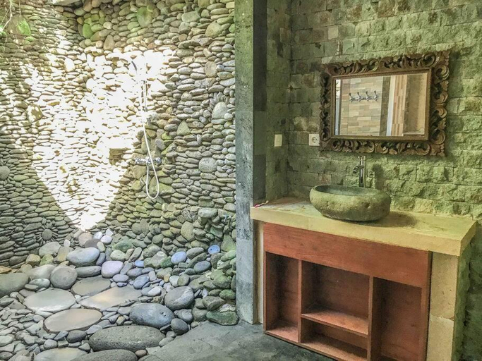 Bathroom 2, Cozy Wayan Sueta's Garden Villa 2, Badung