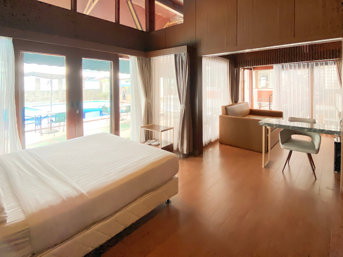 bedroom 13