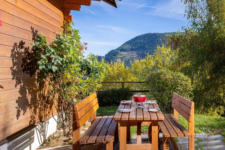 Others 5, Chalet Mar'mot, Martigny
