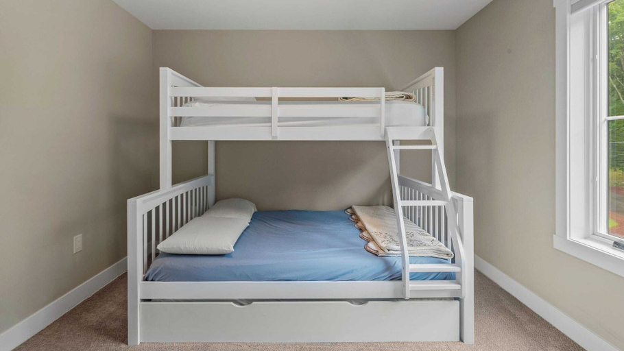Bedroom 3, Lakeside Serenity by Avantstay Lakefront, Newly Built, Deck w/ Views!, Luzerne