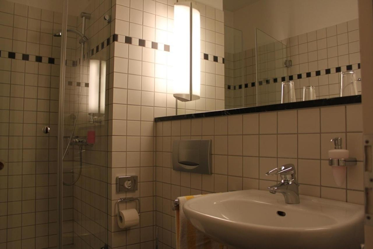 Bathroom, Malteser Kommende, Oberbergischer Kreis