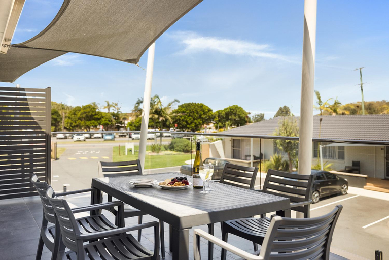 Food & Drinks 4, Seaside Holiday Resort, Port Stephens