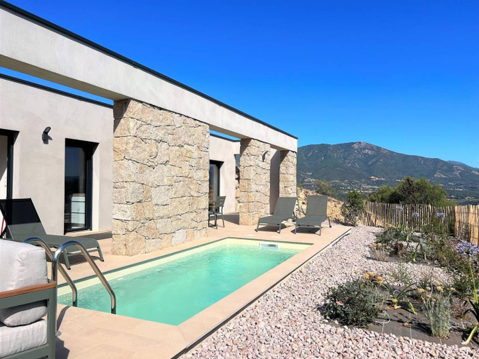 Sport & Beauty 5, Casa di Ba - villa 2 chambres avec piscine a 10 minutes des plages, Corse-du-Sud