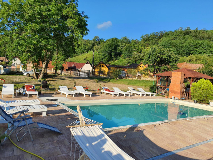 Sport & Beauty 4, Casa Artemis-jacuzzi si piscina, Pianu De Sus