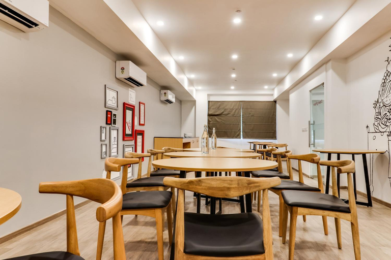 Food & Drinks 5, Super Townhouse Gandhi Hall, Indore