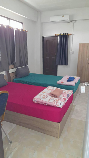 Room 2, Natcha Place Klongluang 35, Khlong Luang