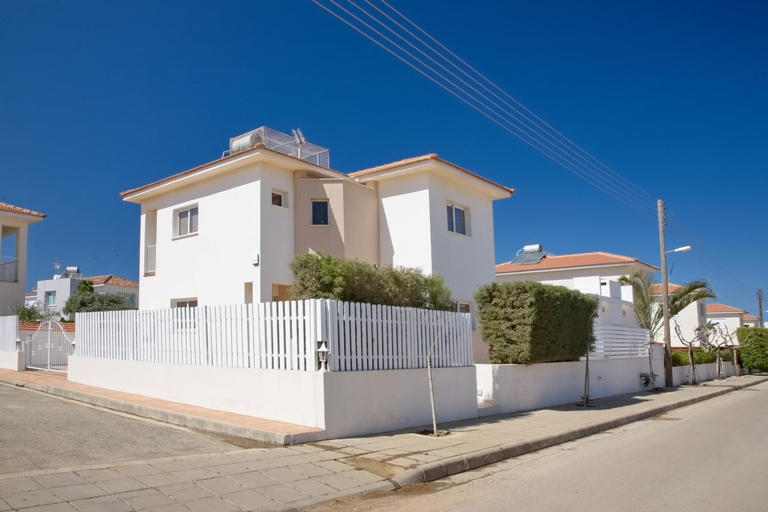 Others 3, Velomar Villa
