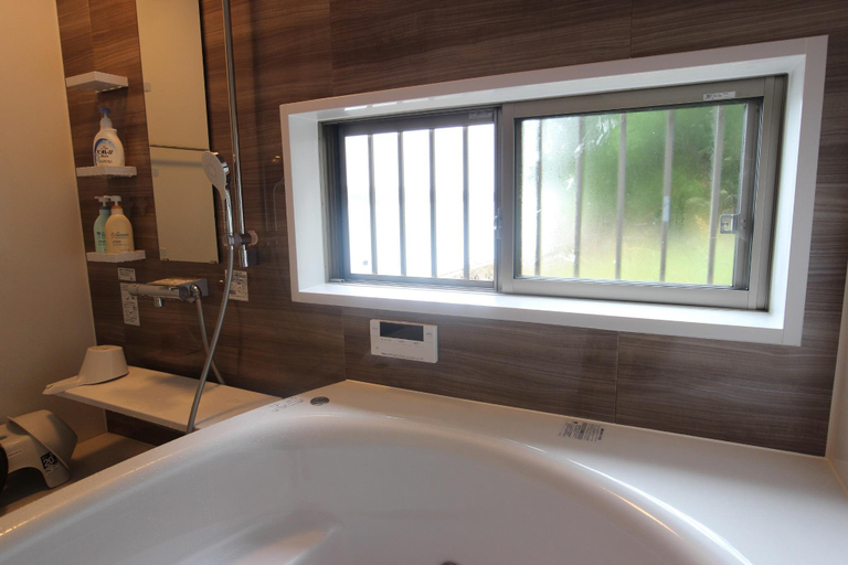 Bathroom 3, Yadokari Shima, Shima