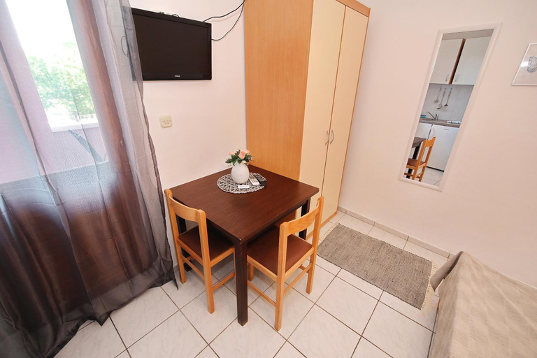 Others 3, Apartments Floras, Tkon