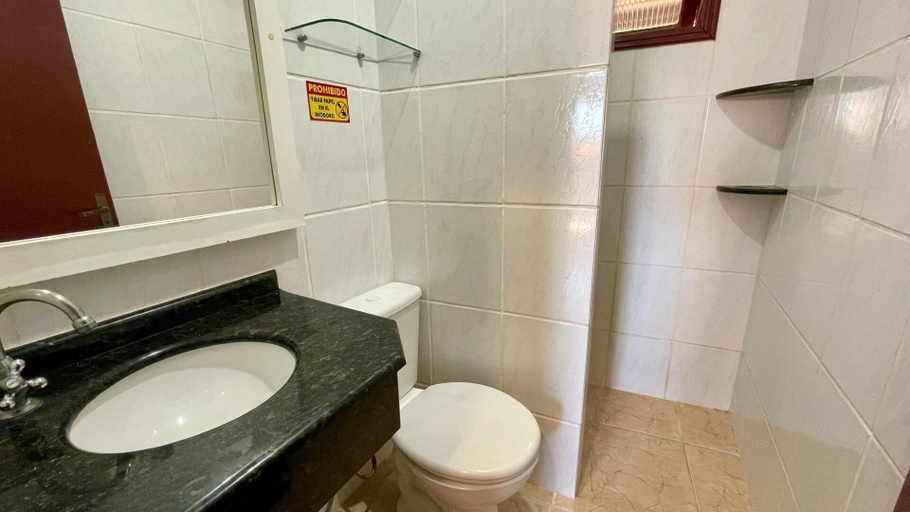 Bathroom 4, AP 12 Ala Conceição Residencial Solavir, Bombinhas