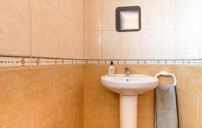 Bathroom 4, FTV Holidays Homes Villas, Las Palmas