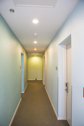 Public Area 3, Waves Motel, Rodney