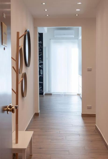 Others 4, Lucky Home - Near train station & City center, Verona