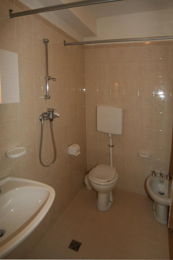 Bathroom 2, Casa Al Mare, Udine