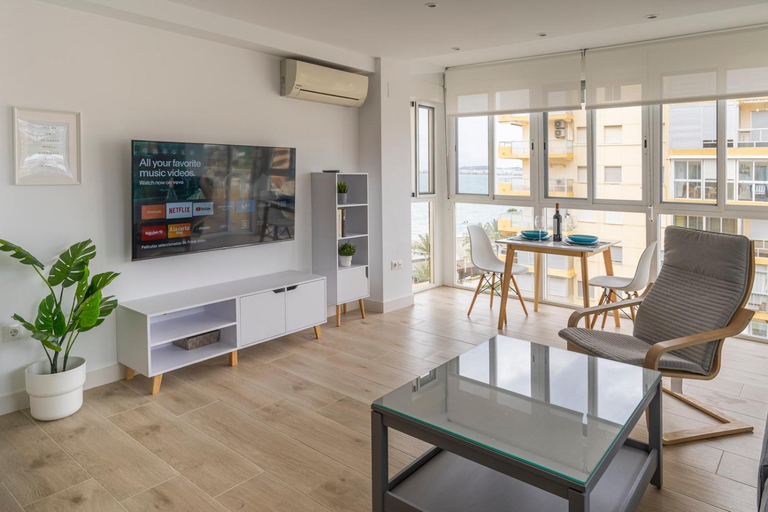 Others 4, Montevideo Beach - Apartamento con vistas al mar recien renovado, Málaga