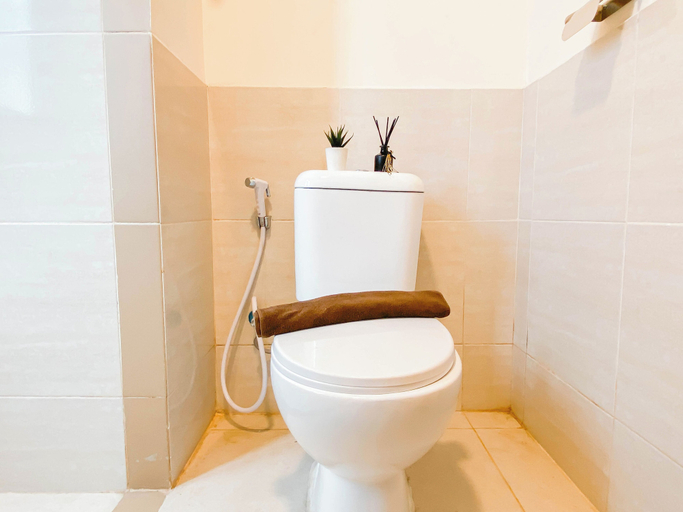 Bathroom 3, Good Deal 2Br At Meikarta Apartment, Cikarang