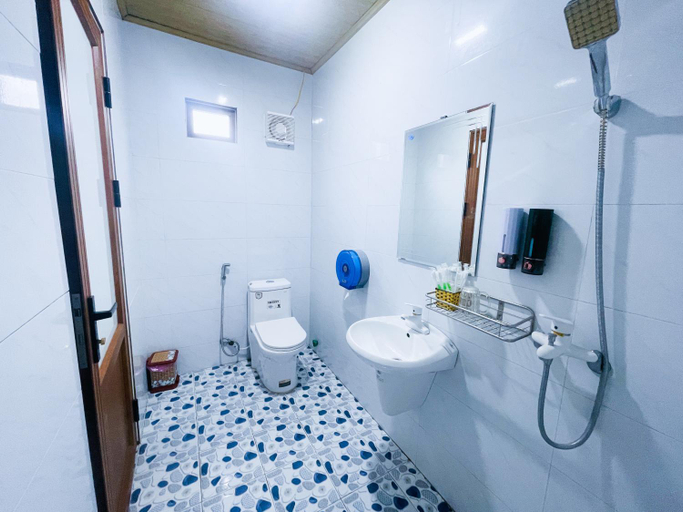Bathroom 3, Trang An Quynh Trang Happy homestay, Hoa Lư