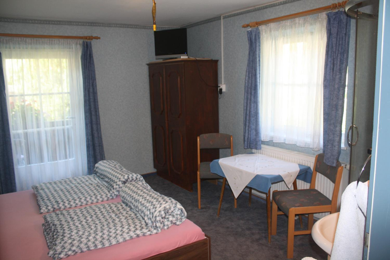 Bedroom 2, Casa da Honna, Lienz