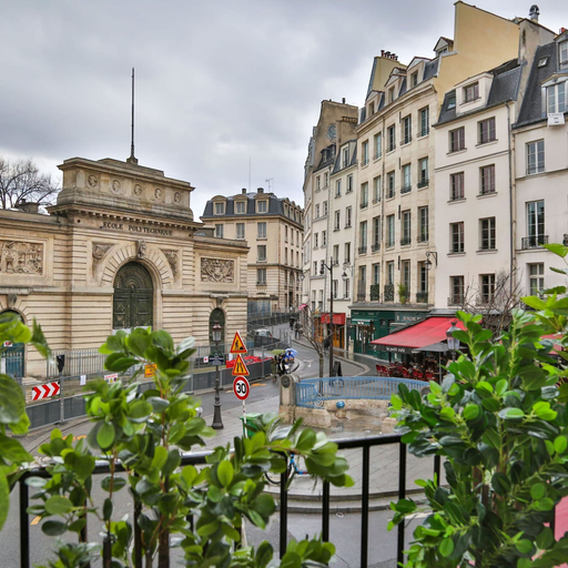Room 4, Mouffetard Terrace I Amazing 1 Bed Apt w Balcony, Paris