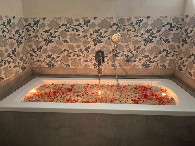 Bathroom 3, Elegant holiday homes Coorg, Kodagu