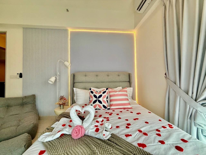 Room 5, ICC Luxury Suites By Grab A Stay, Kinta